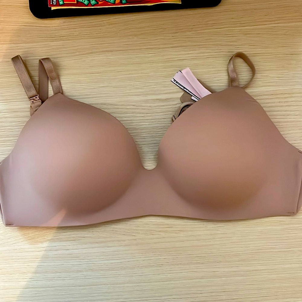 Victoria’s Secret wireless T-shirt bra 38C
